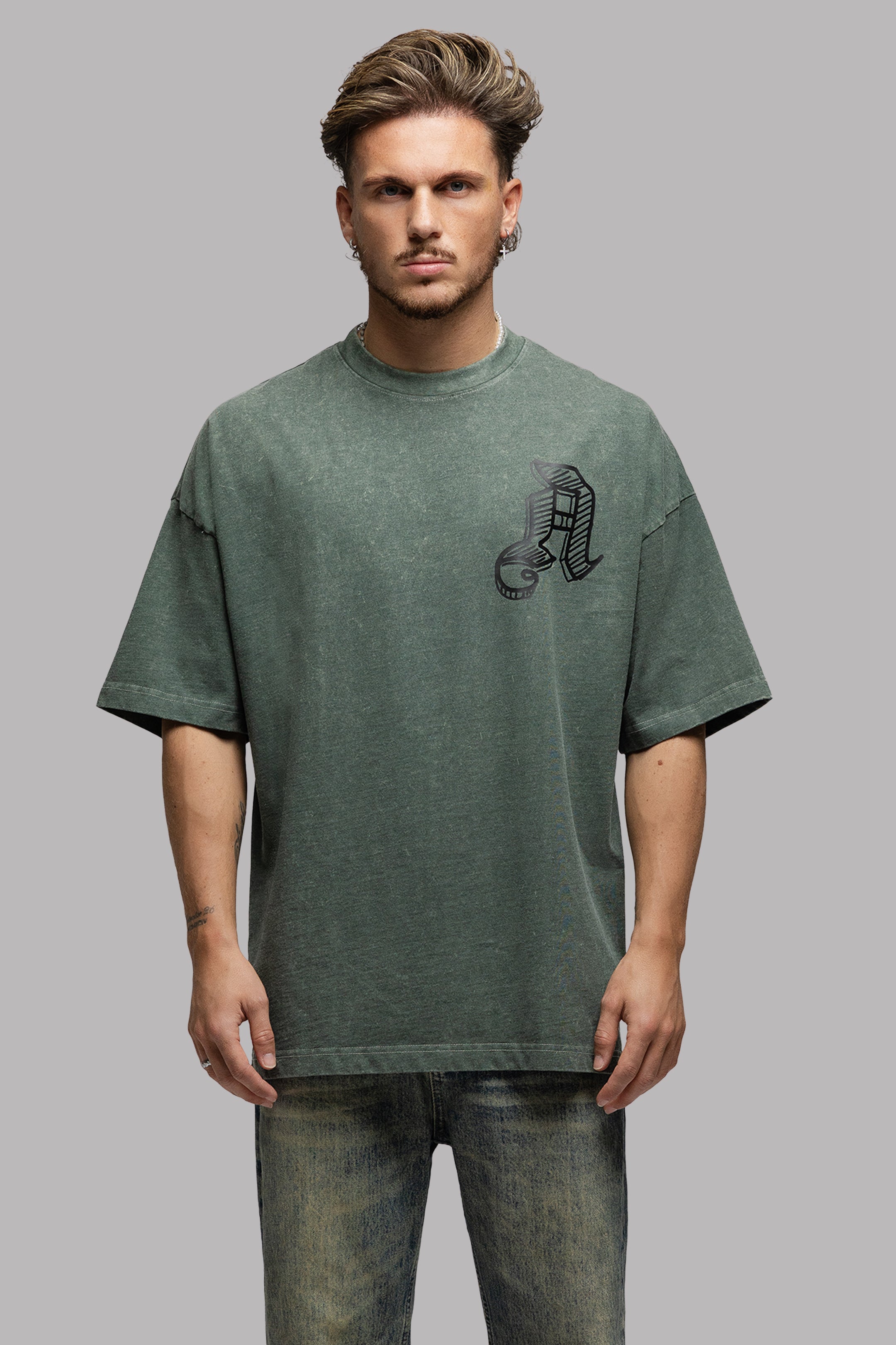 SIGNATURE T-SHIRT IN OLIVE GREEN
