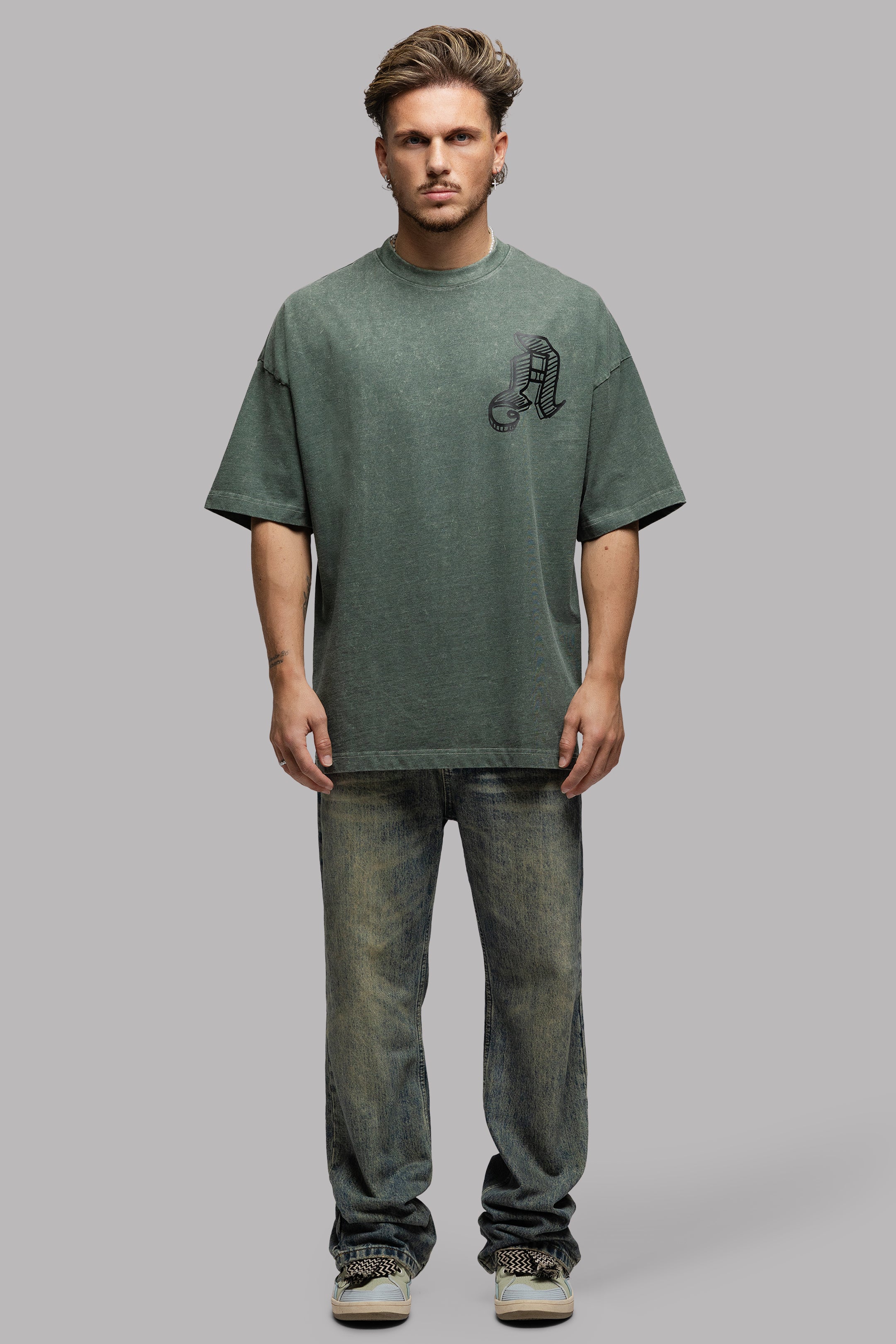 SIGNATURE T-SHIRT IN OLIVE GREEN