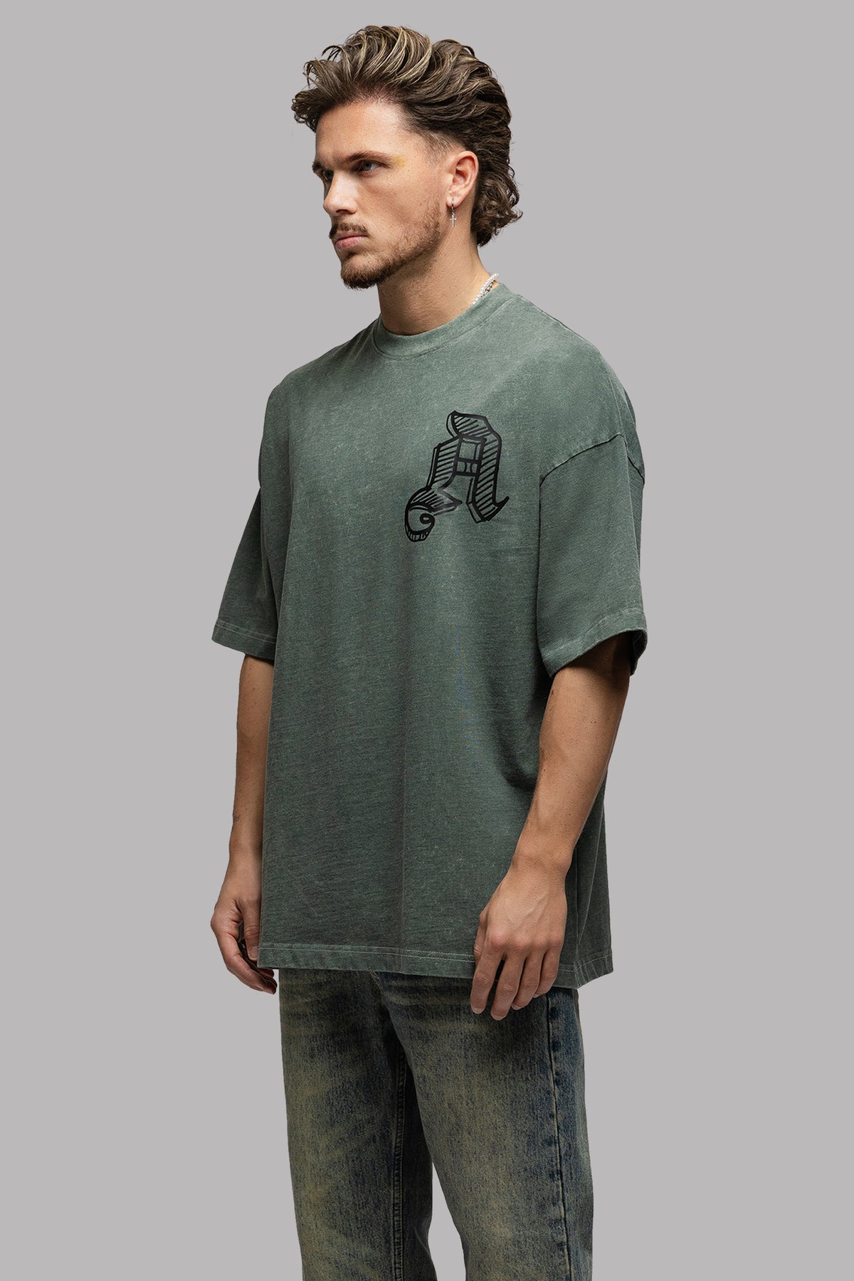 SIGNATURE T-SHIRT IN OLIVE GREEN