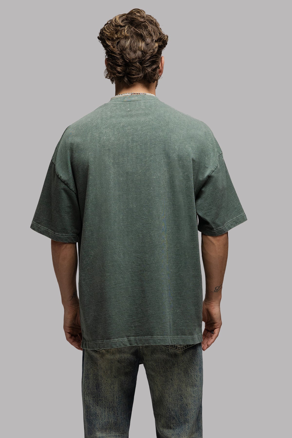 SIGNATURE T-SHIRT IN OLIVE GREEN
