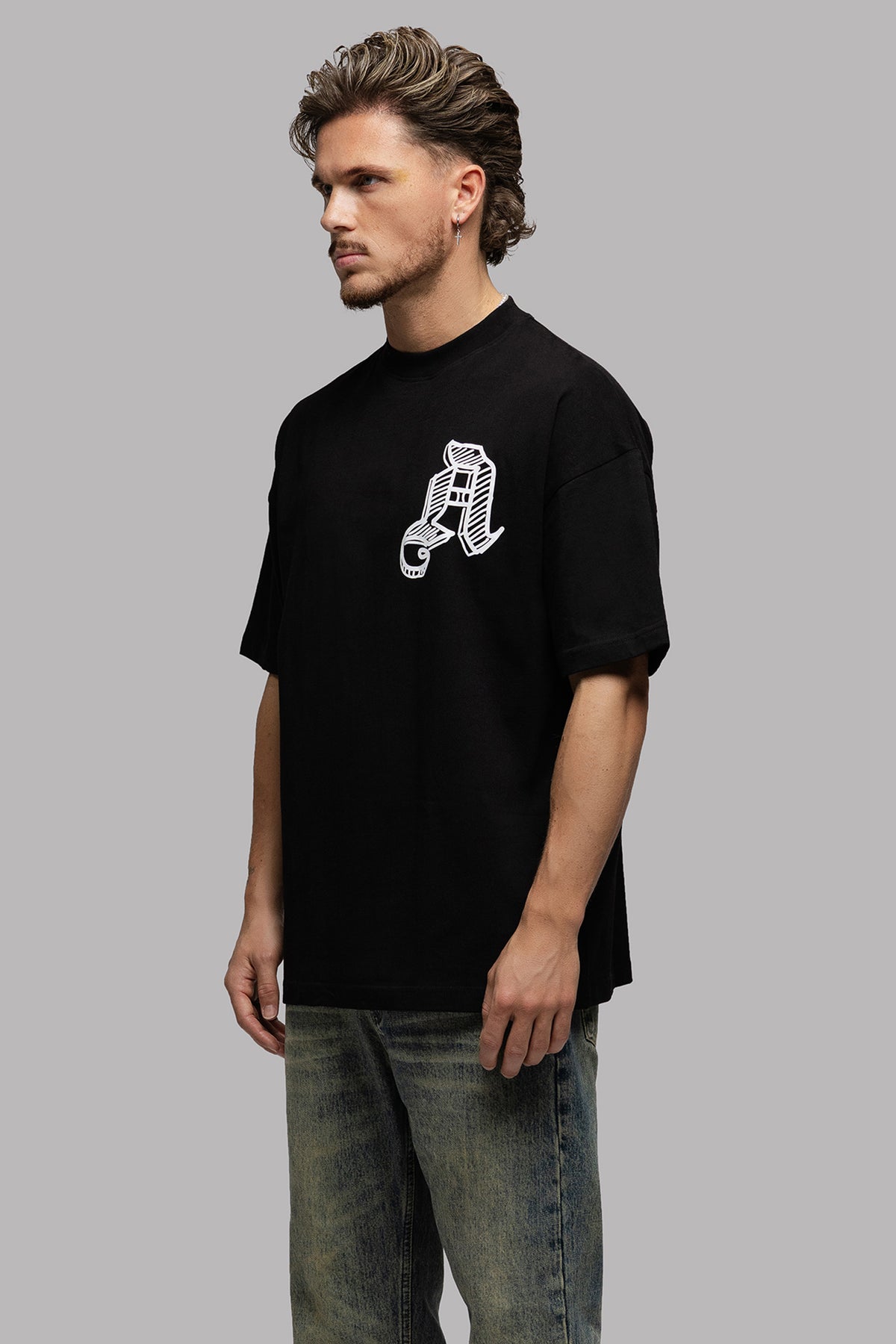 SIGNATURE T-SHIRT IN NIGHT BLACK