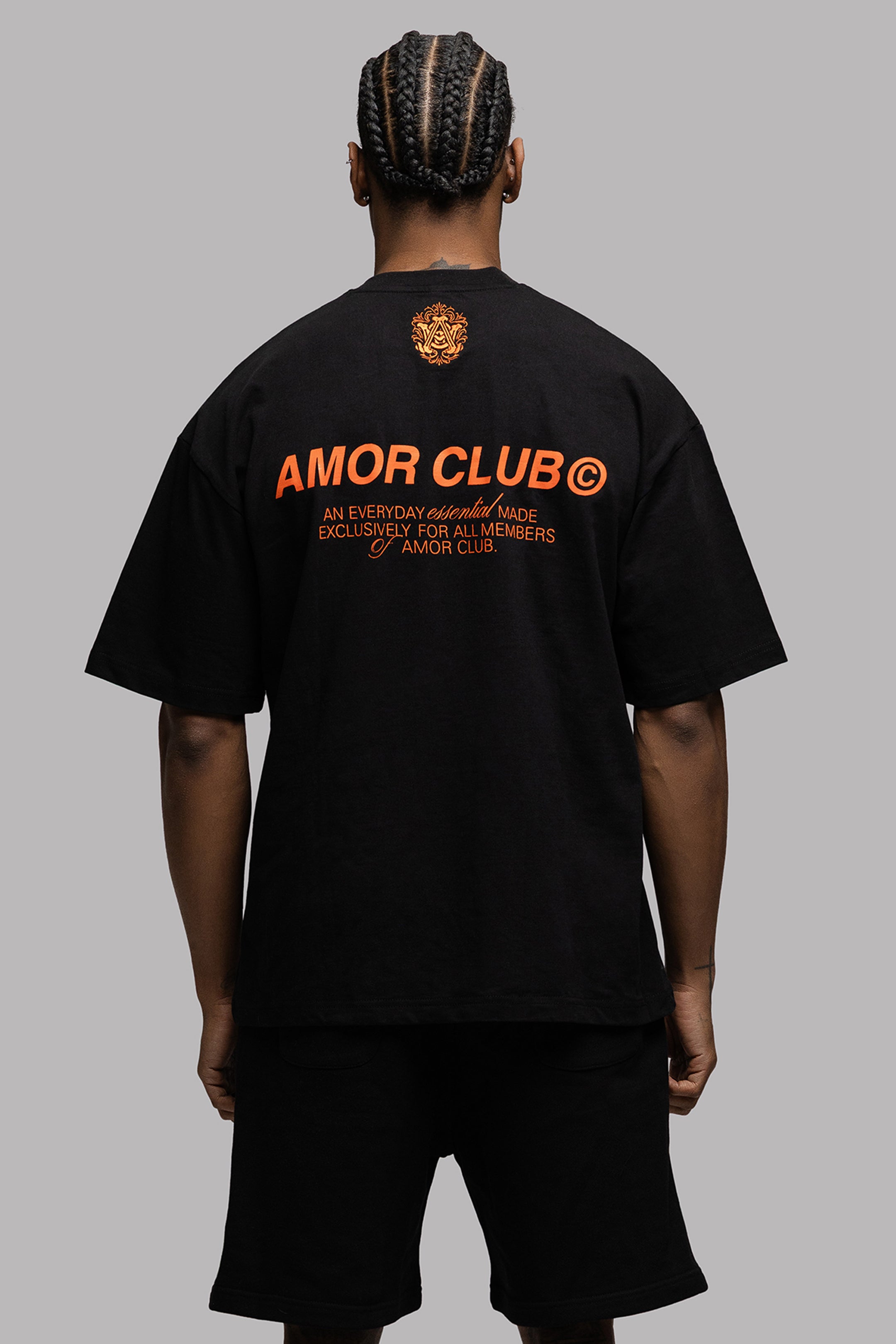 AMOR CLUB T-SHIRT IN BLACK
