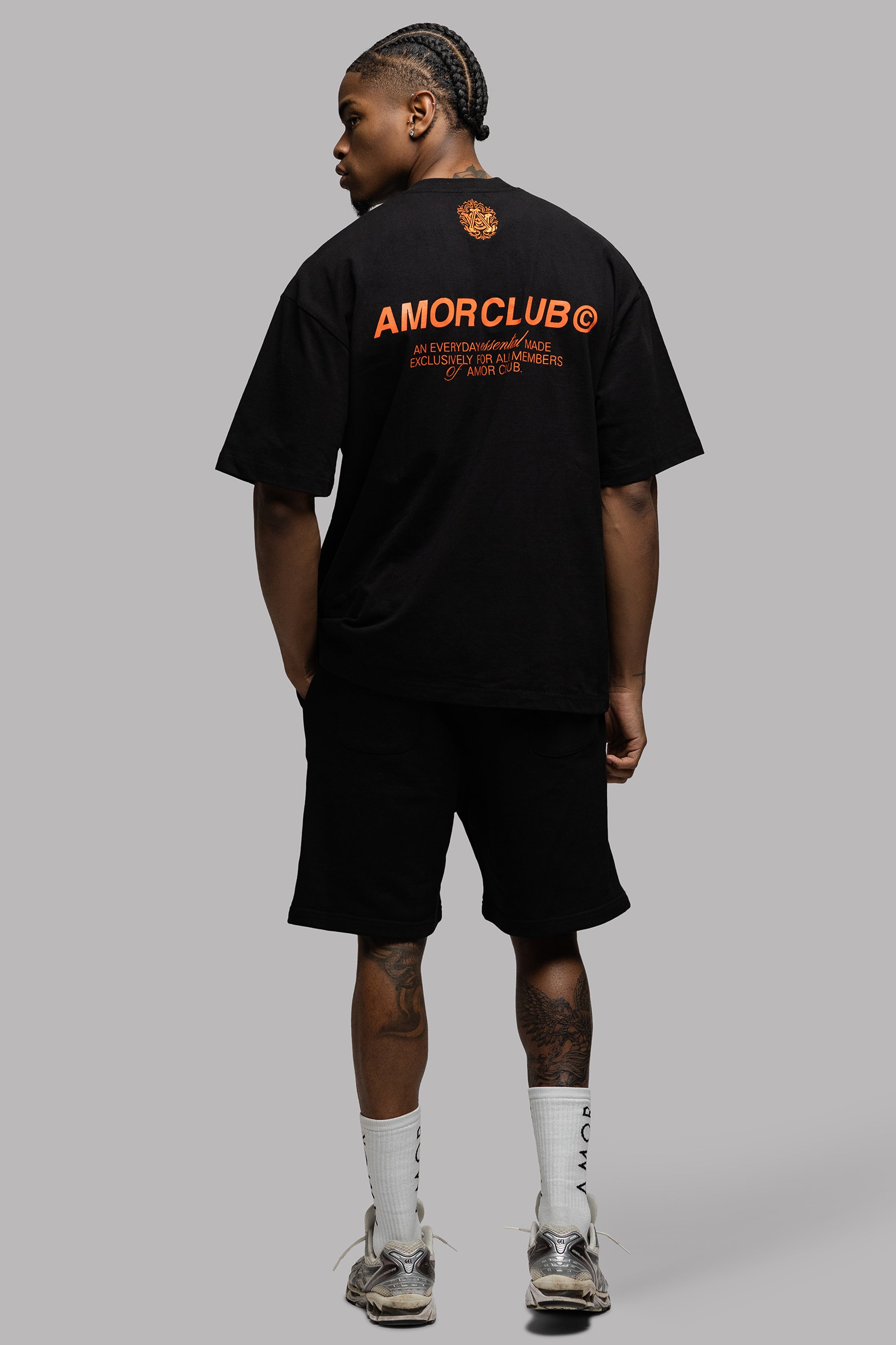 AMOR CLUB T-SHIRT IN BLACK