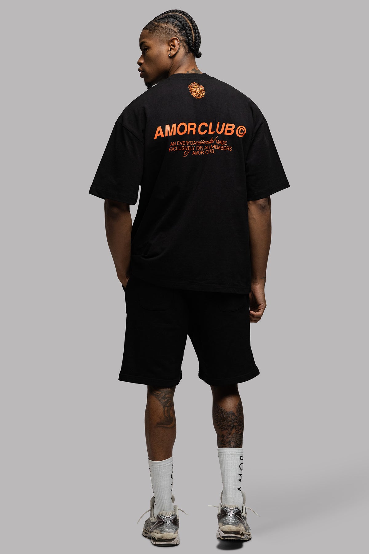 AMOR CLUB T-SHIRT IN BLACK