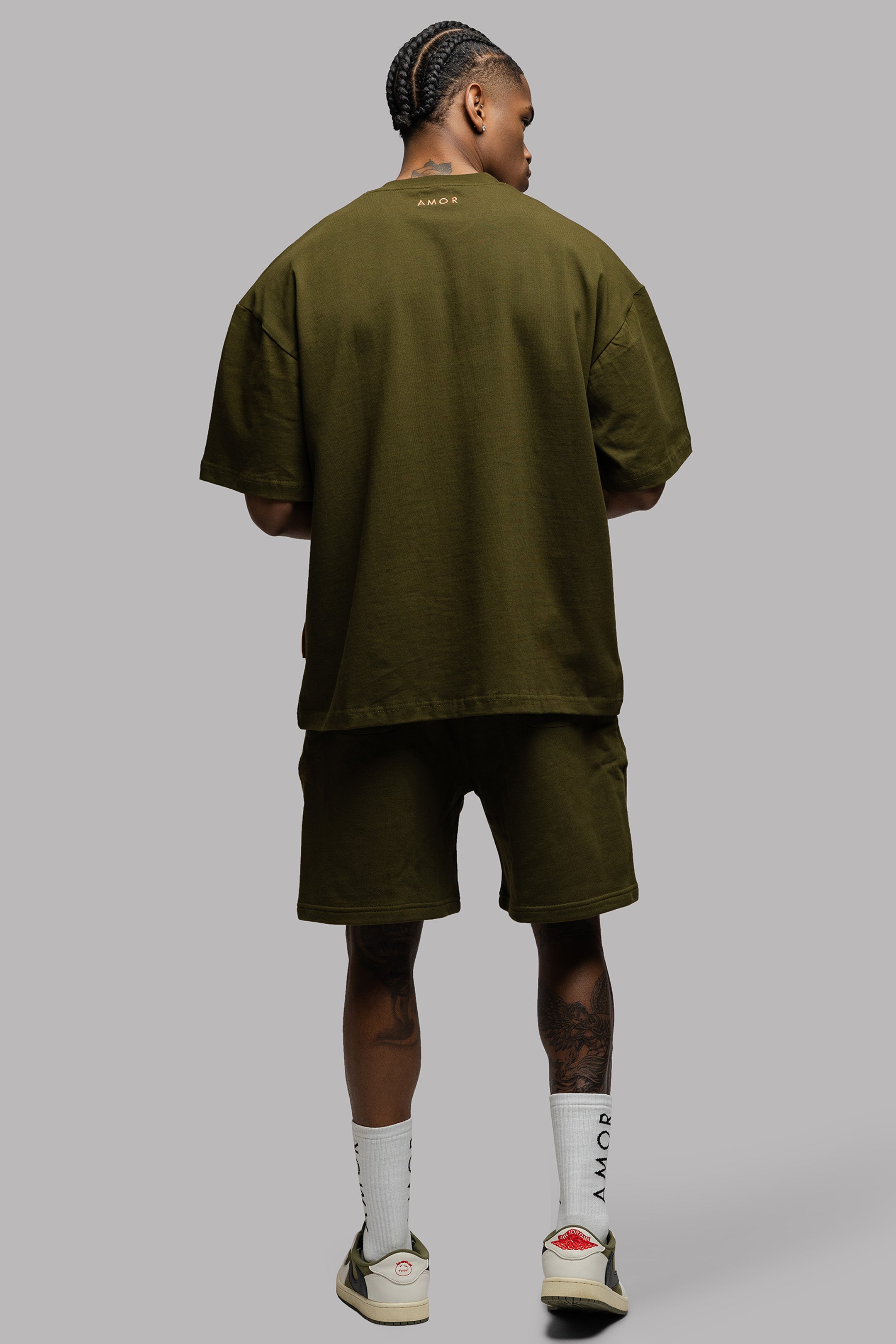 AMOR TEE IN ARMY GREEN