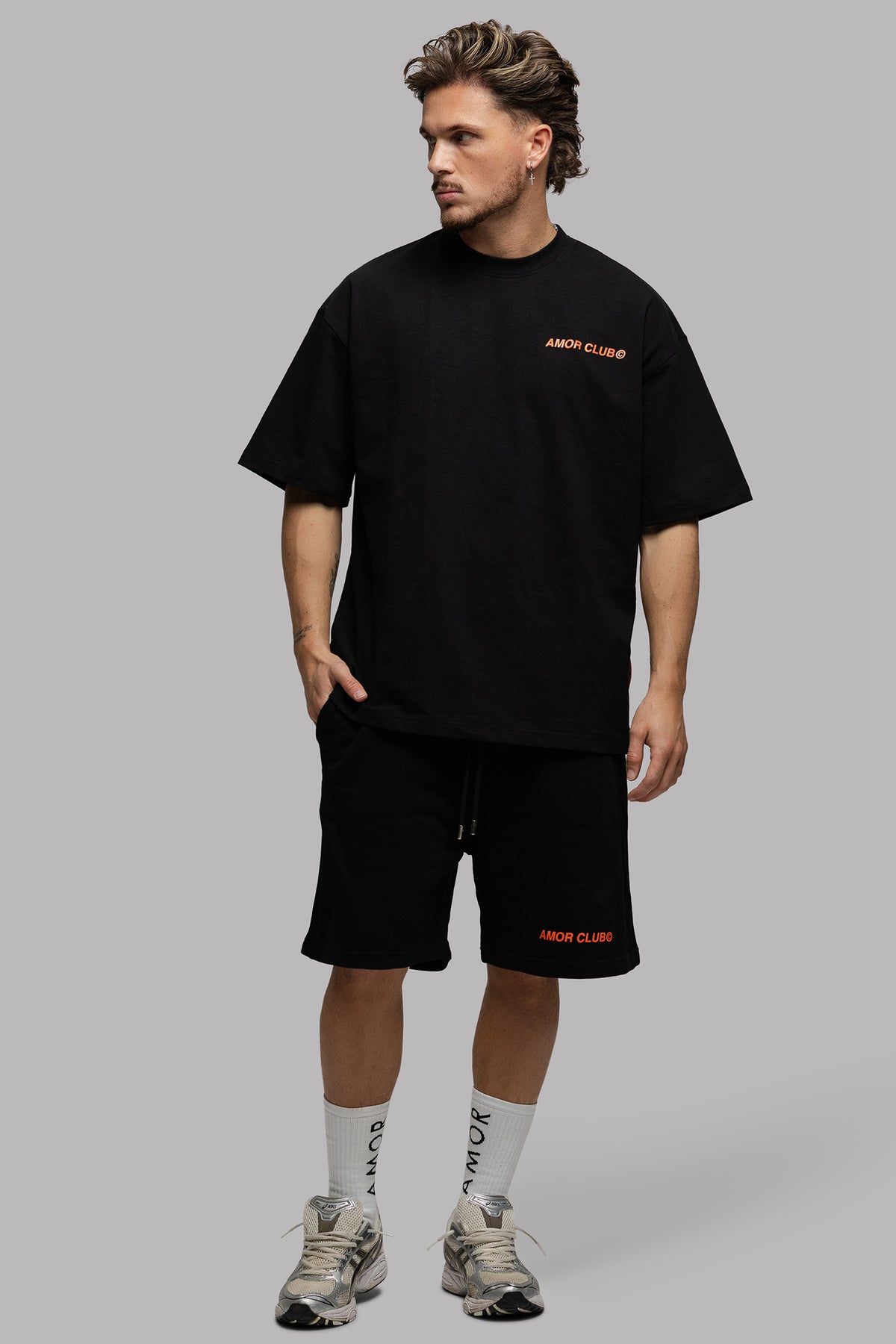 AMOR CLUB T-SHIRT IN BLACK