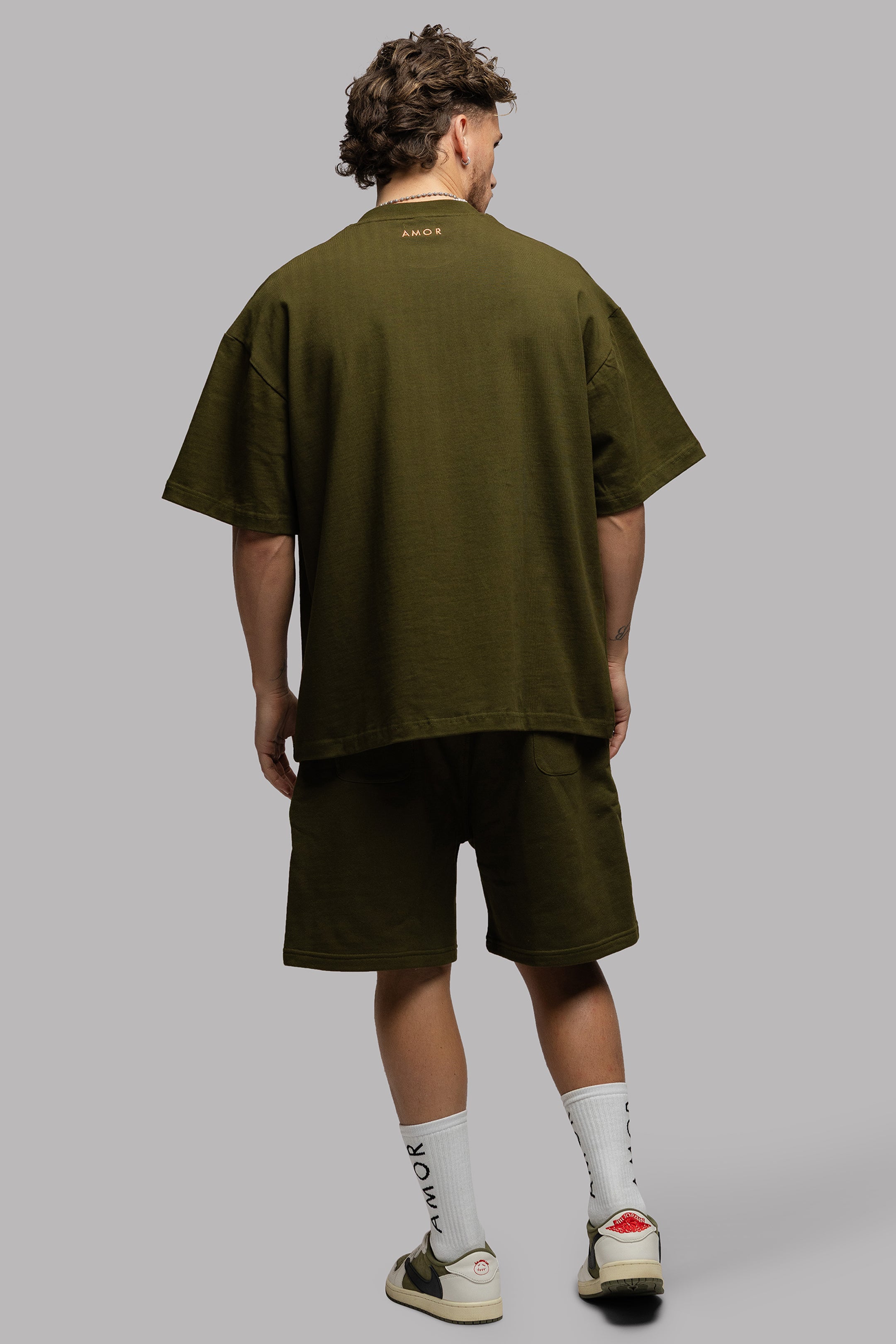 AMOR TEE IN ARMY GREEN