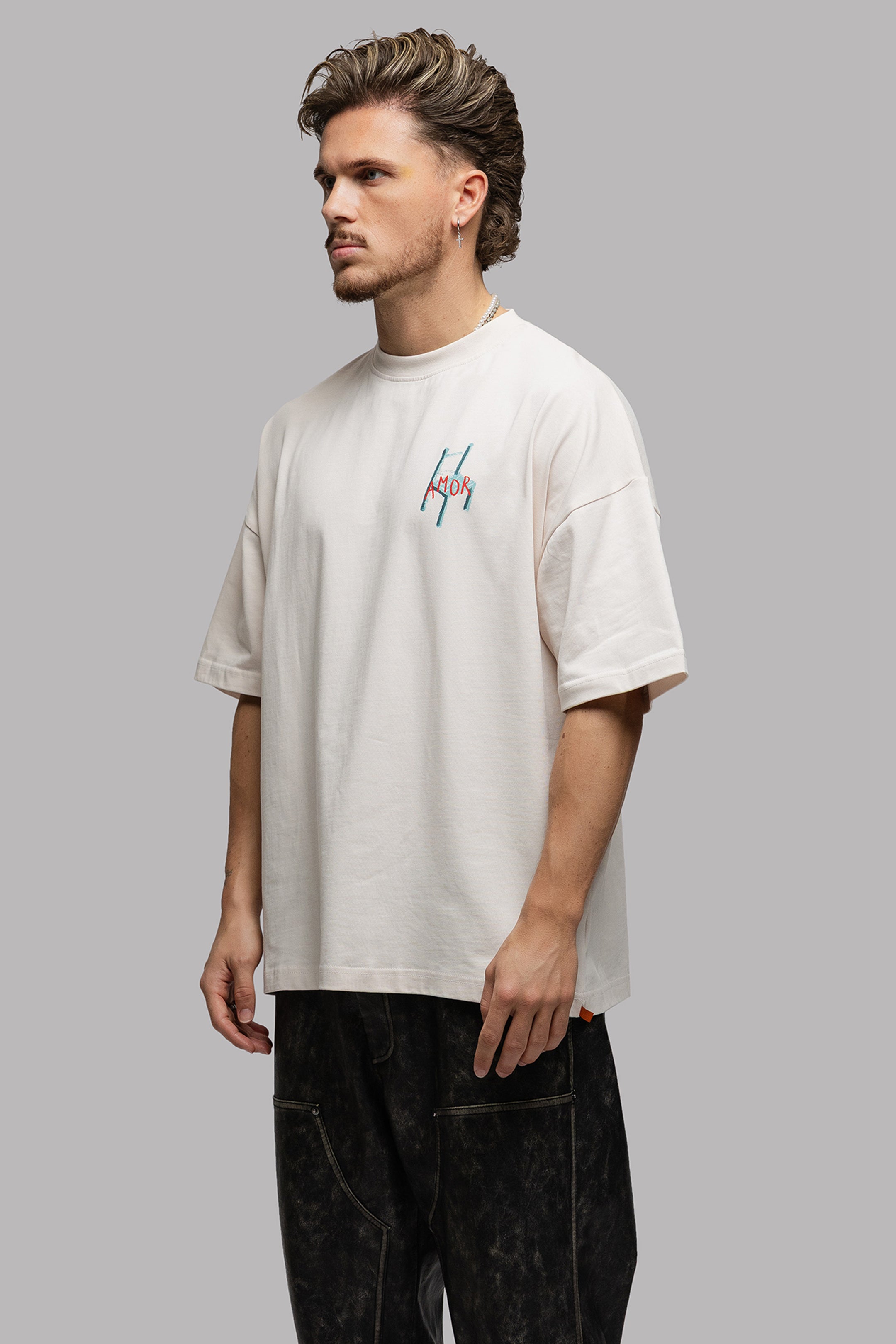 LOVE CHAIR T-SHIRT IN BEIGE