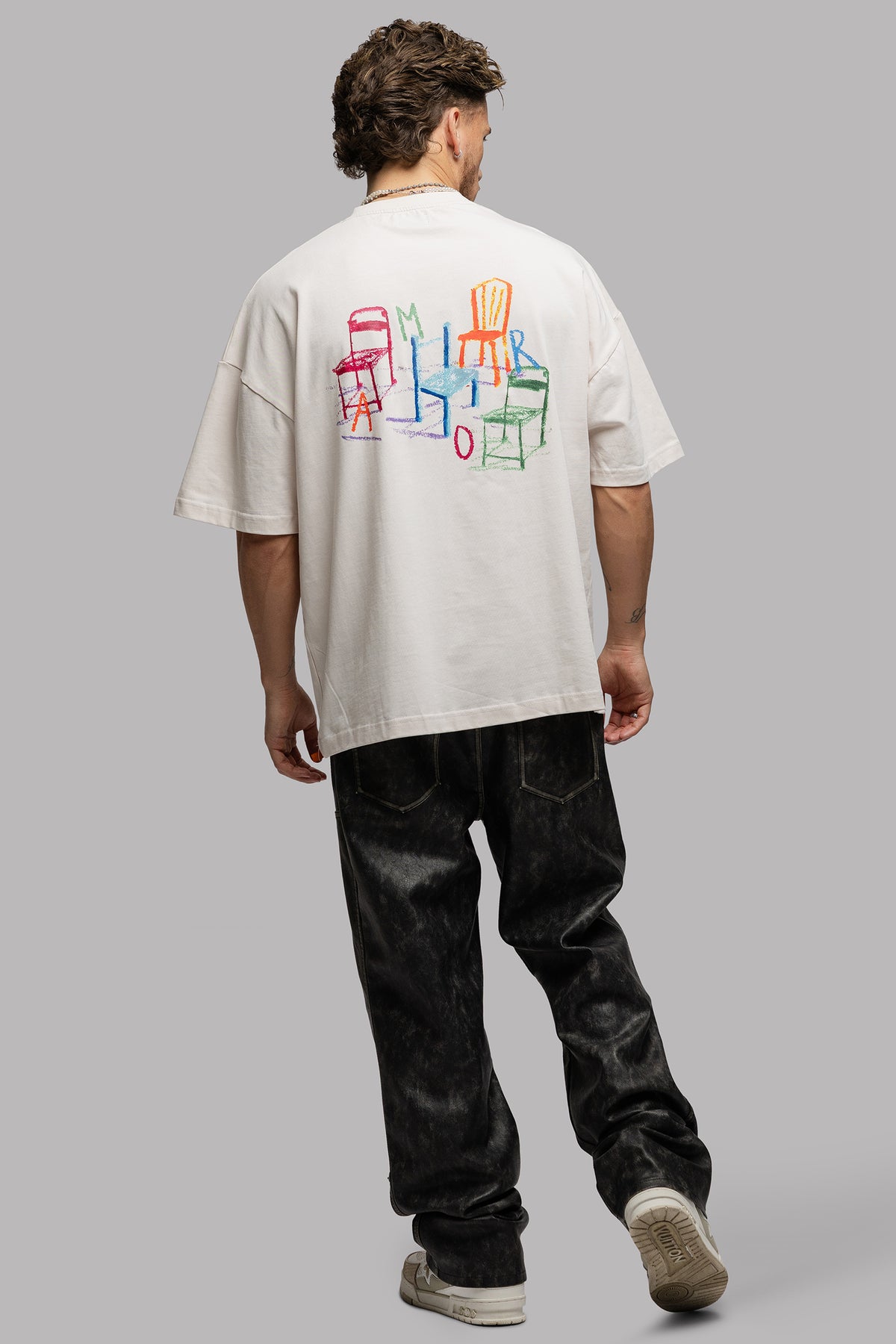 LOVE CHAIR T-SHIRT IN BEIGE