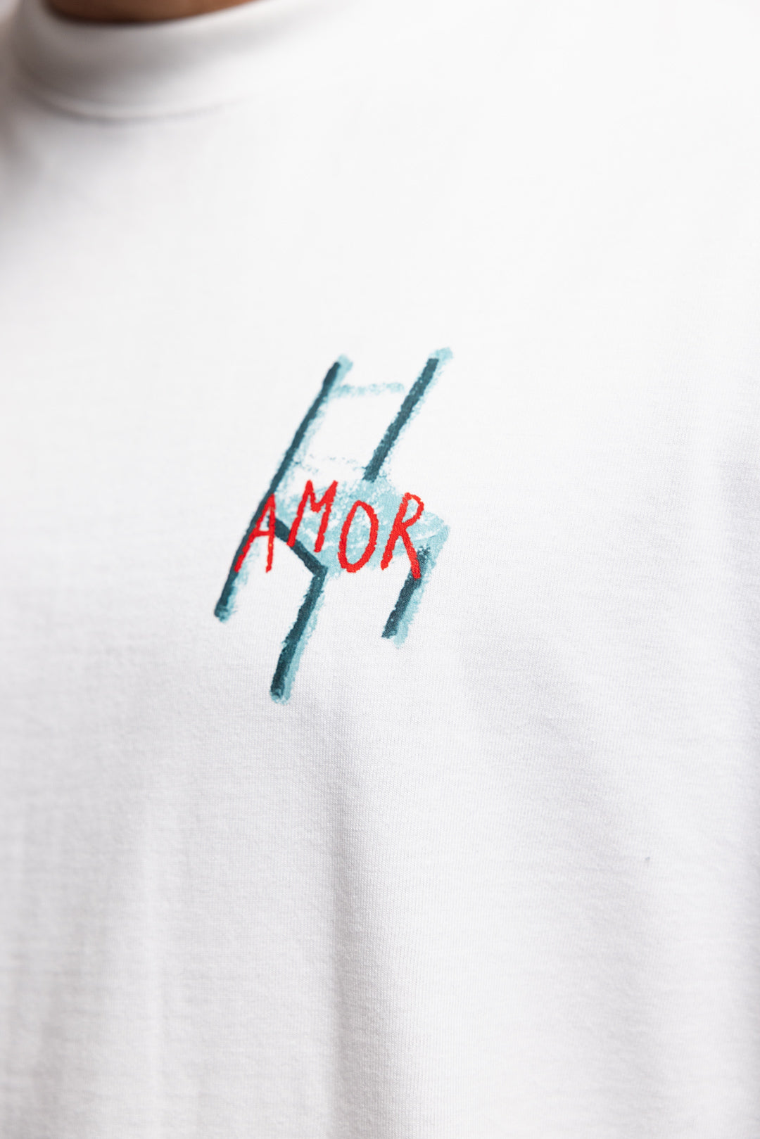 LOVE CHAIR T-SHIRT IN WHITE