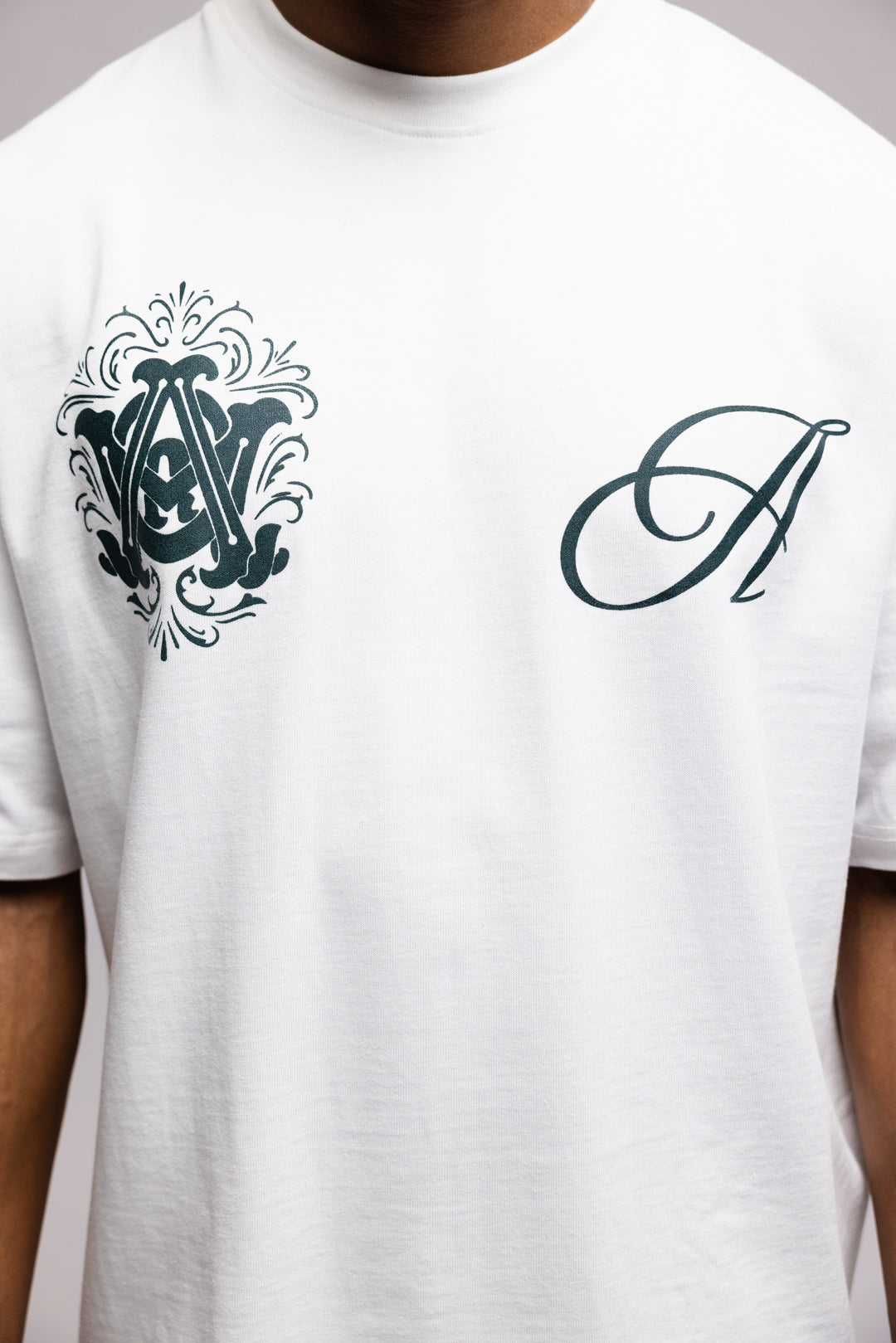 GATE OF DESIRE T-SHIRT IN WHITE